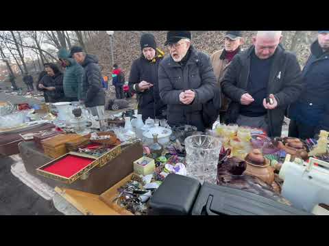Видео: Барахолка Могилев, воруют как у Минске. Торги с Л&amp;amp;М и Садовым. Мусорщик