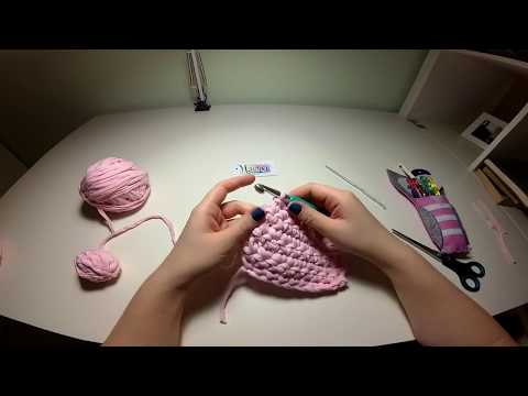 Видео: Для детей и начинающих взрослых: простая подставка под горячее крючком из трикотажной пряжи Нитка