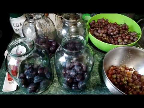 Видео: Виноград и сливы, вкусное ассорти.