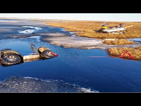 Видео: Вижас.Спасение утопленного квадроцикла.Эвакуация снегоходом Буран.
