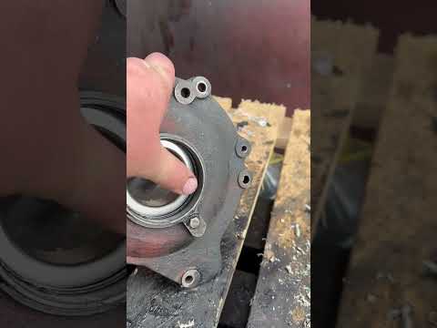 Видео: Заміна підшипника колінвала без зняття колінвала ,двигун R190.@Мотоблок ІФ 050 433 15 46