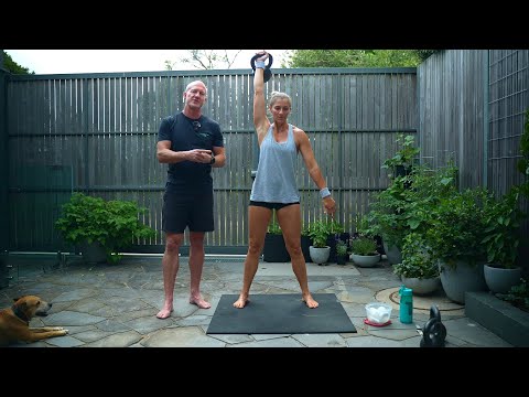 Видео: 5 основных упражнений с гирей для людей старше 40 лет