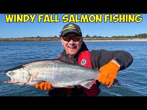 Видео: Осенняя рыбалка на чавычу в ветреную погоду (соблюдайте меры предосторожности!)