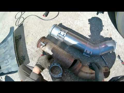 Видео: Меняем часть выхлопной трубы - Volvo fh 12 .