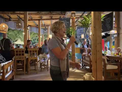 Видео: Послушайте это великолепие! Listen to this magnificence!