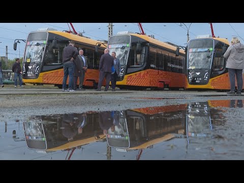 Видео: По Екб покатили «звёздные» трамваи от Роскосмоса