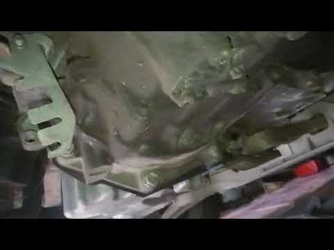 Видео: Замена масла в МКП Volkswagen Passat B6 Variant 2006 y.