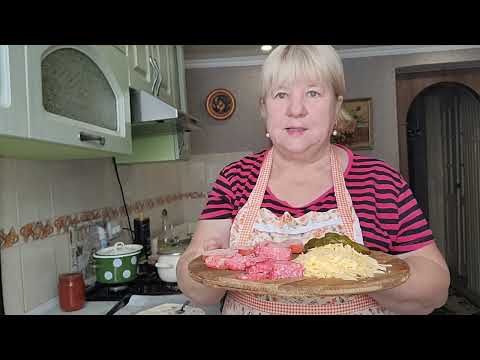 Видео: Наготовила на выходные дни. Борщ гуляш макароны и пицца.