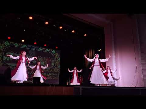 Видео: Ракси зебои  Бадахшони.