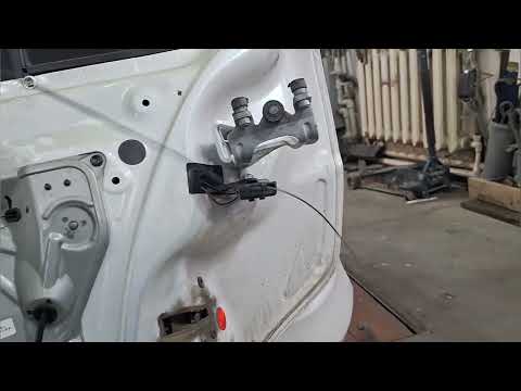 Видео: Tойота isis разбор сдвижной двери