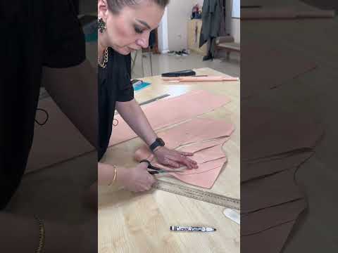 Видео: МОДЕЛИРОВАНИЕ ПЛАТЬЯ (спереди с узлом )