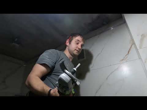 Видео: Как и чем быстро прикрепить багет к плитке керамогранит