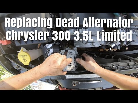 Видео: Как заменить неисправный генератор на Chrysler 300 3.5L Limited простым способом