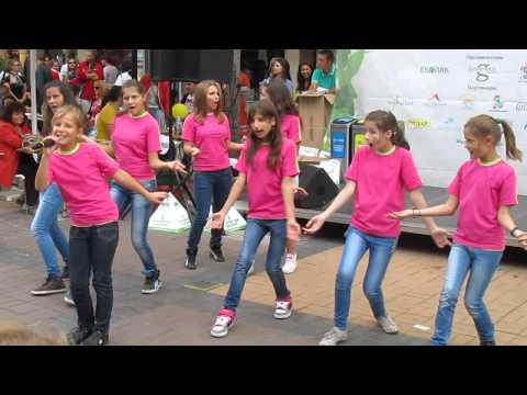 Видео: Бански На Лалета