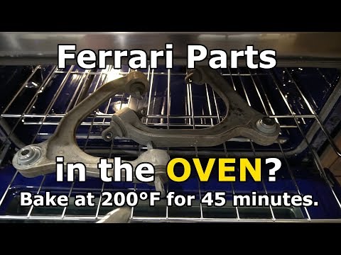 Видео: Как заменить верхние шаровые опоры на Ferrari F430 или 360