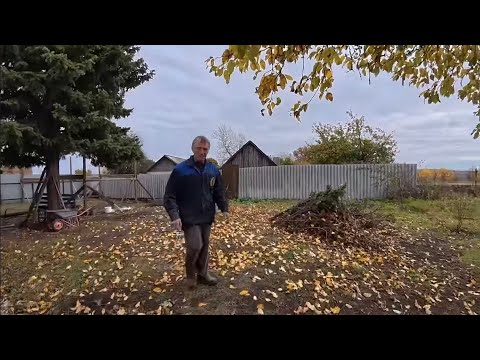 Видео: Жизнь в деревне. Строим не дорогой деревянный гараж. 
