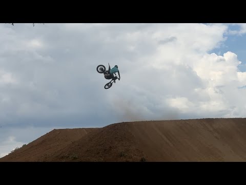 Видео: Самые большие прыжки на Surron Ultra Bee 2025 года!