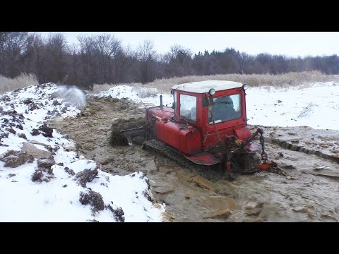 Видео: Чуть не утопили трактор ДТ 75 в воде!