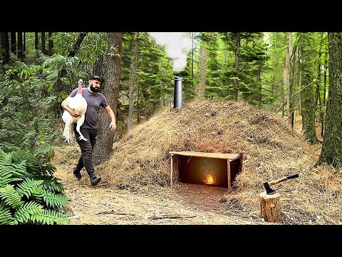 Видео: Строительство землянки для выживания охота на индейку