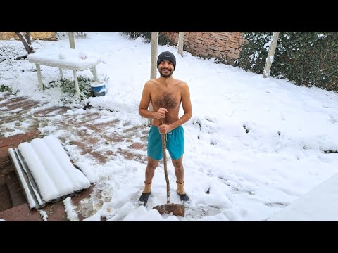 Видео: Един (НЕ)нормален човек в едно нормално село през зимата