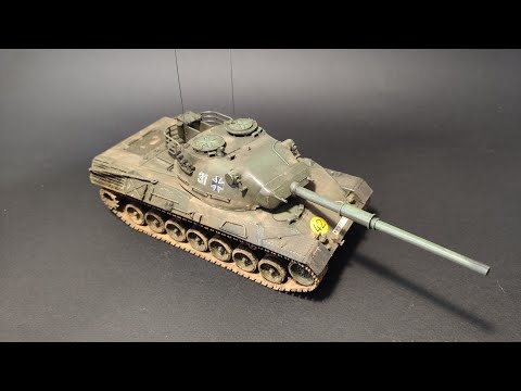 Видео: Kampfpanzer Leopard "Tamiya" 1/35 (Первый немецкий ОБТ) - сборная модель