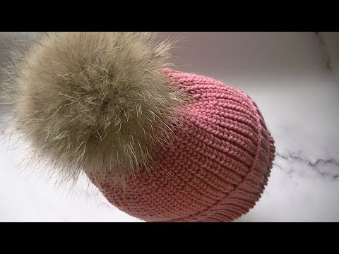 Видео: ВЯЖЕМ ШАПОЧКУ ПОЛУПАТЕНТНОЙ РЕЗИНКОЙ СПИЦАМИ.
