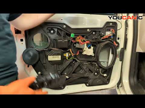 Видео: Dodge Grand Caravan 2008-2020 — замена дверного стекла