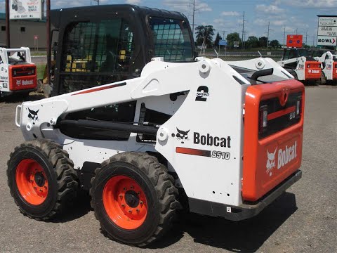 Видео: Органы управления Bobcat s510, Мини-погрузчик Бобкэт, Управление Бобкэтом Часть2