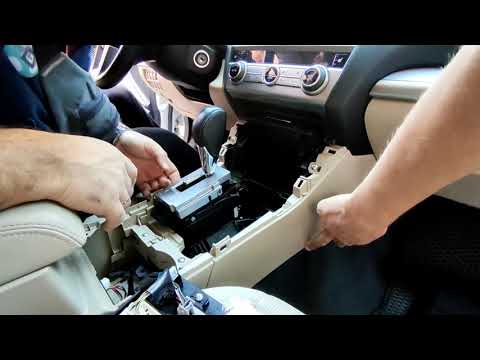 Видео: Застрял ключ в замке зажигания Subaru Legacy 2015, Разборка центрального тоннеля.