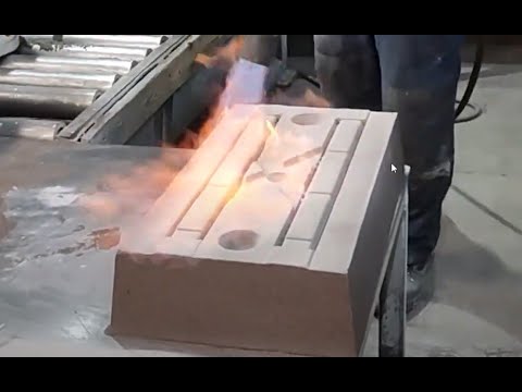 Видео: Процесс формовки по технологии ХТС зап.части для сельскохозяйственной техники "Скребок".