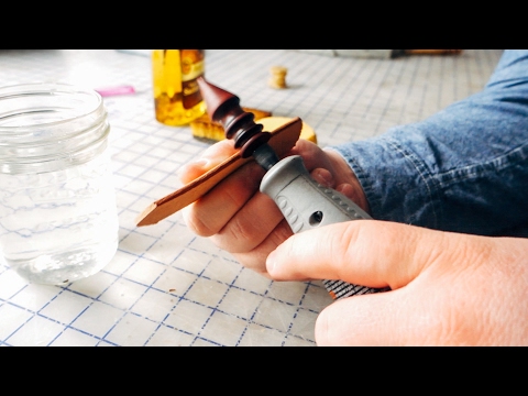 Видео: Как отполировать край кожи (для получения чистого, профессионального результата)