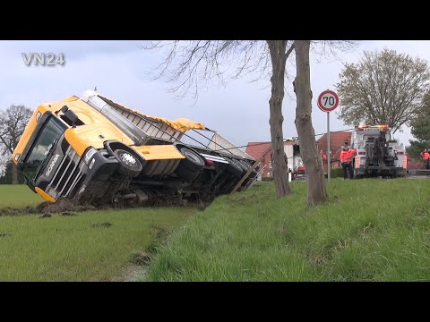 Видео: 12.04.2021 - ВН24 - Полуприцеп выходит на поле - эвакуация с помощью лебедок