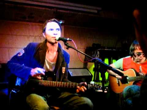 Видео: Теплая Трасса - Мертвый мир