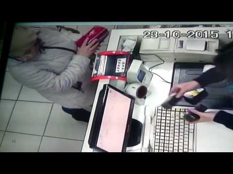Видео: Вот так работают цыганки!!!