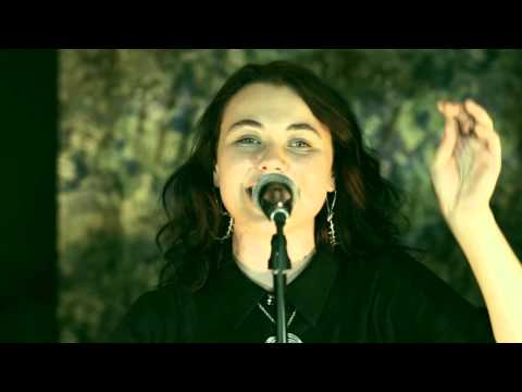 Видео: Во горнице / Vo gornitse (Russian folk song)