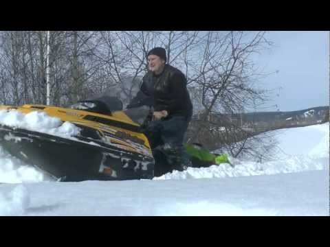 Видео: Как буксует Скандик WT 550F
