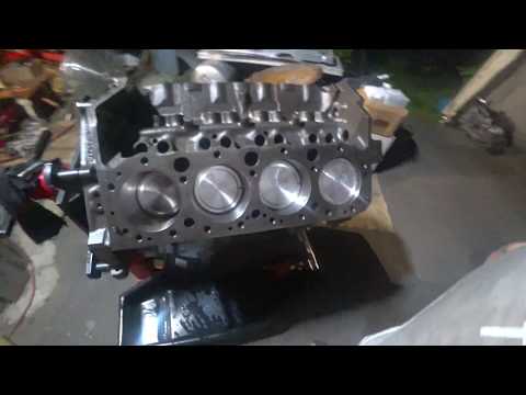 Видео: 084 - Собираем мотор  Mercruiser 5.0 230 Part1