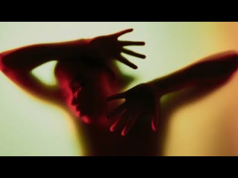 Видео: Девочке едва удалось избежать ГОЛЛИВУДСКОГО КУЛЬТА (история ливерпульской ведьмы)