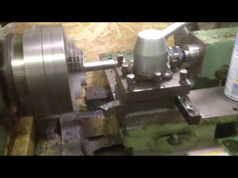 Видео: Отрезаем кругляк на Ит-1м