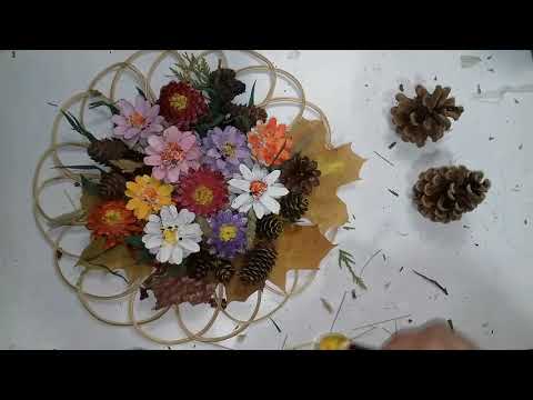 Видео: Цветы из шишек. Поделки на осеннюю тему.