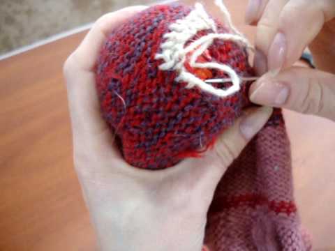 Видео: Как заштопать носок?