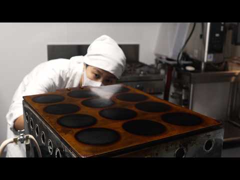 Видео: [Мастерство] Пристальный взгляд на японскую мастерицу-кондитеру, которая работает одна по утрам.