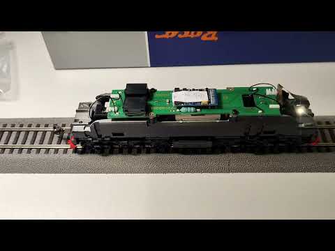 Видео: Установка звукового декодера в тепловоз 2м62 Машка масштаб 1/87. 2m62 mashka 1/87