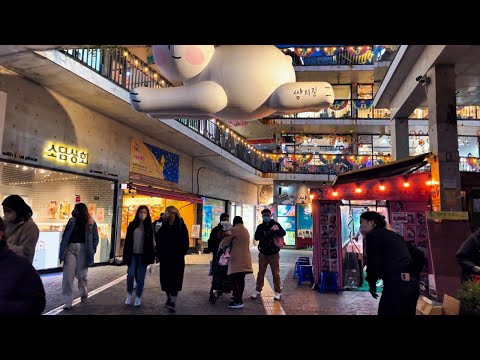 Видео: Зимняя вечерняя прогулка: от Gwanghwamun до улиц Insadong | Seoul Walking Tour 4K Без слов