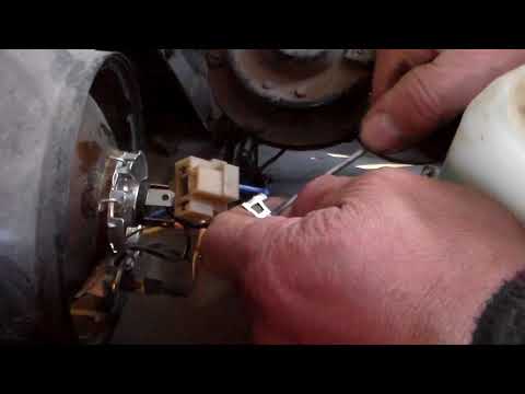 Видео: Не работает ближний или дальный свет фар ваз 2107 ,самая частая поломка и её ремонт .