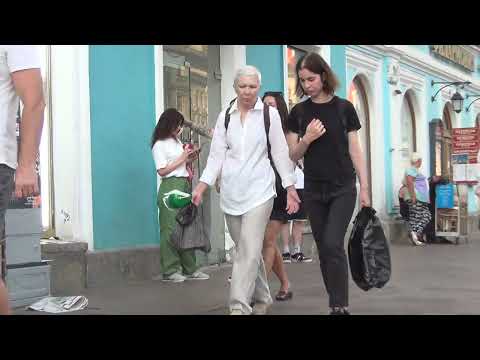 Видео: Познакомился и договорился о свидании  Пикап на улице.