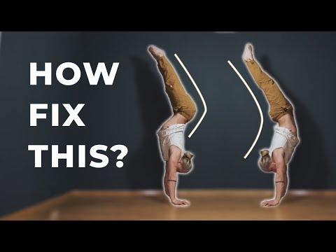 Видео: Идеальное положение бедер и позвоночника для стойки на руках!