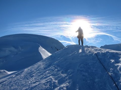 Видео: Экстремальное восхождение на Суфруджу Домбай