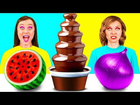 Видео: Шоколадный Фонтан Челлендж | Съедобная Битва c DuKoDu Challenge