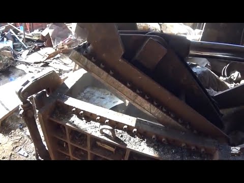 Видео: АДСКАЯ МАШИНА! БЕШЕННОЕ ДАВЛЕНИЕ ПРЕССУЕТ МЕТАЛЛОЛОМ! БРИКЕТИРОВАНИЕ МЕТАЛЛА ДЛЯ ТРАНСПОРТИРОВКИ!